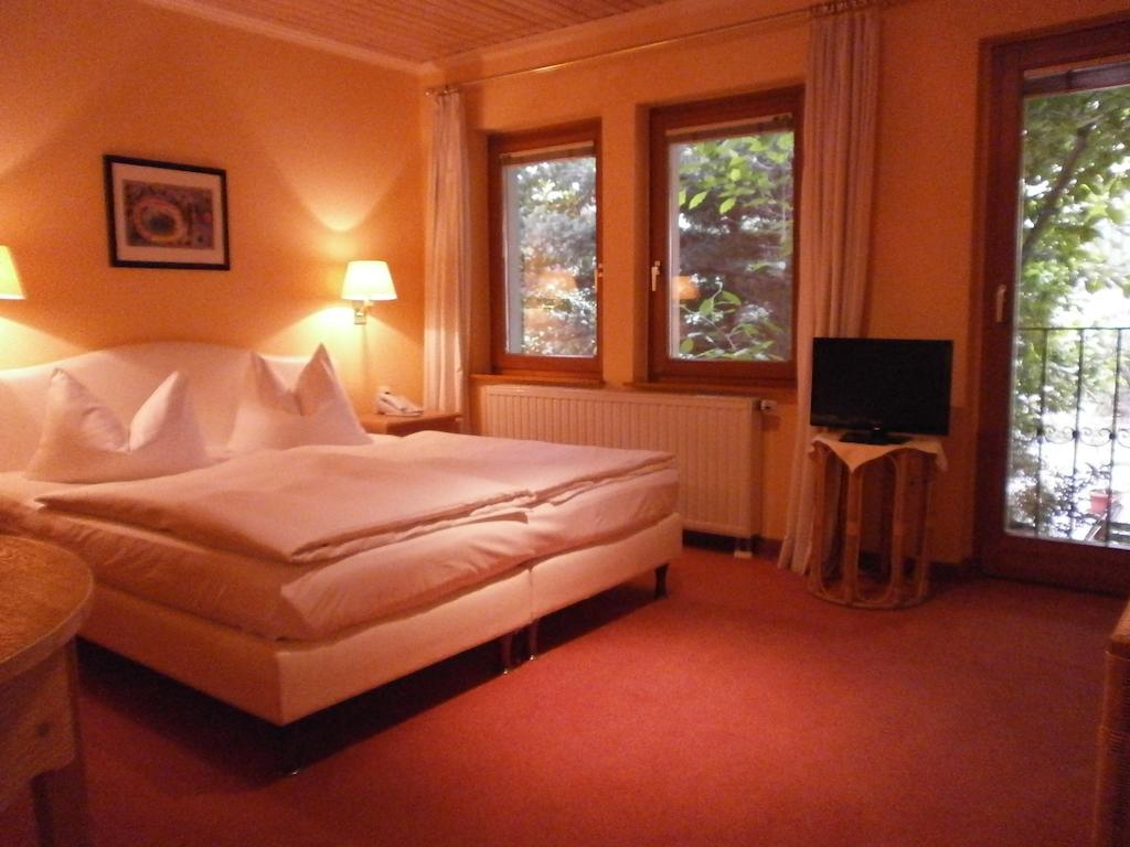 Gasthof Und Landhotel Zur Ausspanne Klipphausen Δωμάτιο φωτογραφία