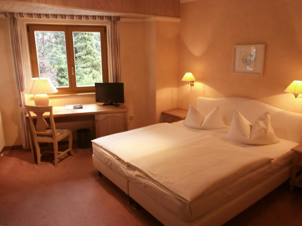 Gasthof Und Landhotel Zur Ausspanne Klipphausen Δωμάτιο φωτογραφία