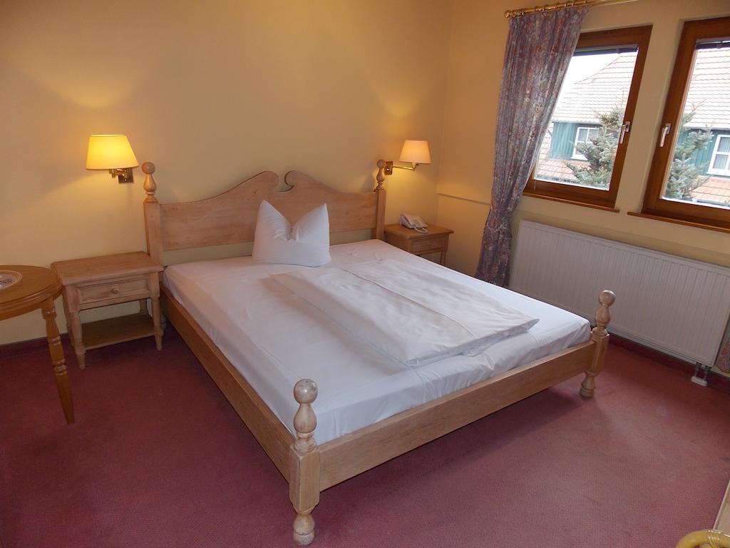 Gasthof Und Landhotel Zur Ausspanne Klipphausen Δωμάτιο φωτογραφία